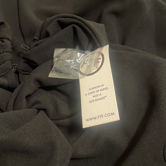 NWT FTF Fashion To Figure, Long Sleeve Keyhole size 20 - Picture 8 of 9